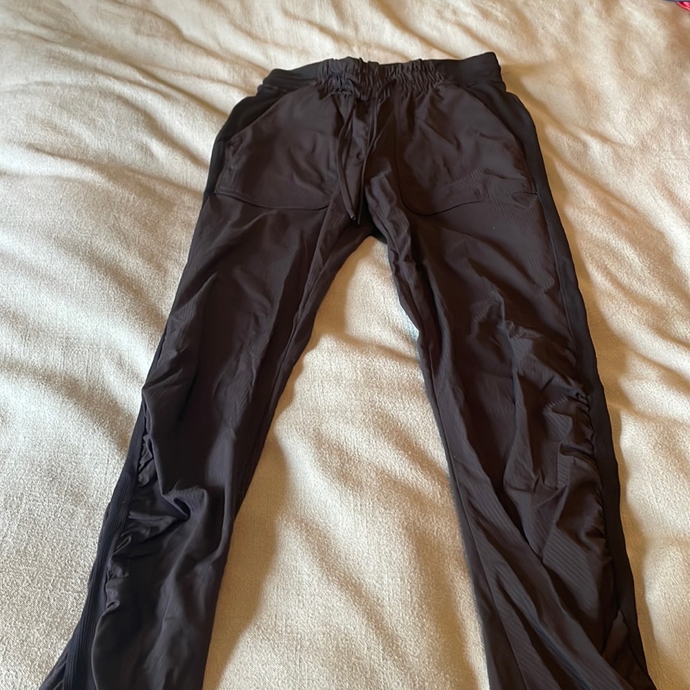 Lululemon full length studio jogger size 4